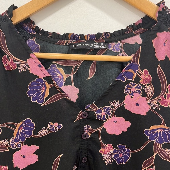 Black tape blouse - Picture 7 of 9